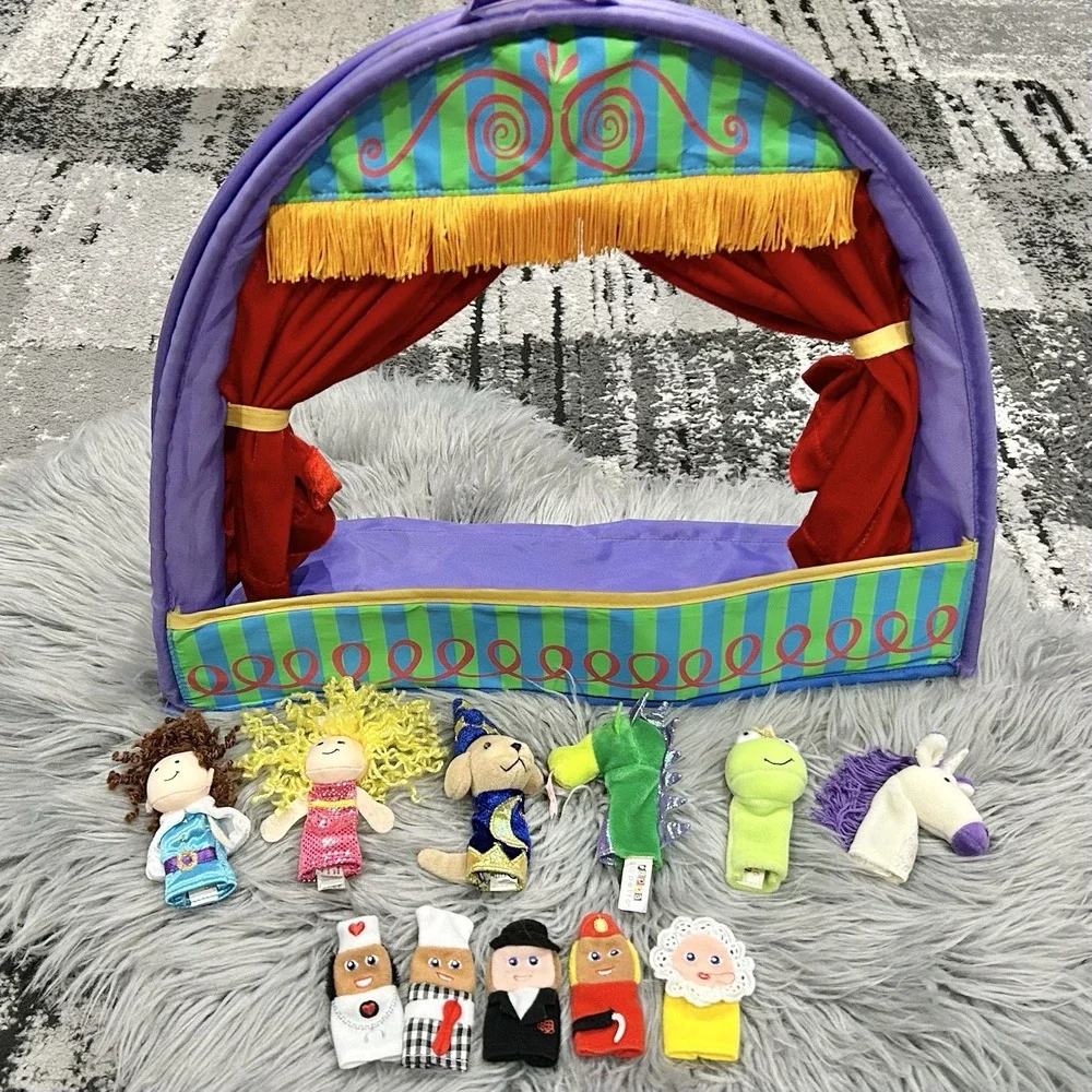 Vintage Manhattan Toy Company Finger Puppet Table Top Stage W/Royal Puppets